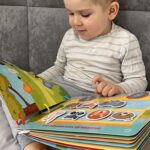 розвиваюча книжка на липучках 1+